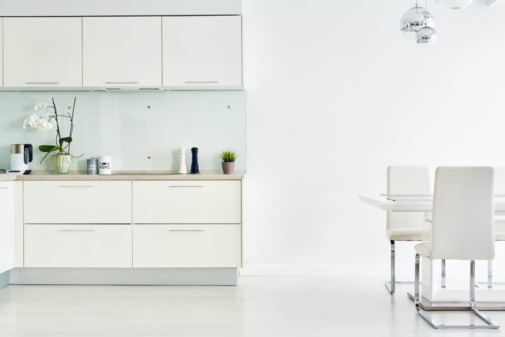 muebles de cocina en blanco
